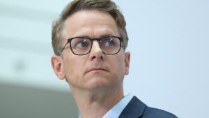 Linnemann will bei Klimaklebern verstärkt auf Haftstrafen setzen