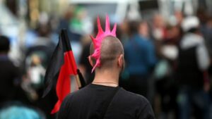 Punker errichten erneut Protest-Camp auf Sylt