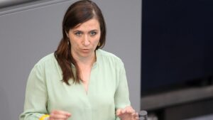 Beck hält Sparkurs "grundsätzlich für falsch"