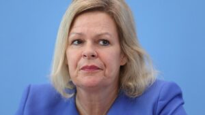 Grüne kritisieren Faesers Pläne für längeren Ausreisegewahrsam