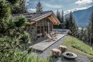 Die Benglerwald Chalets: Komfortzone im herbstlichen Lechtal