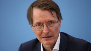 Lauterbach und Paus wollen weitere Entstigmatisierung von Demenz