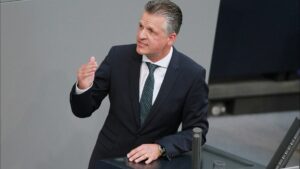 Frei nennt Deutschland "Geisterfahrer" in EU-Flüchtlingspolitik