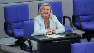 Wehrbeauftragte gegen Dienstpflicht junger Menschen