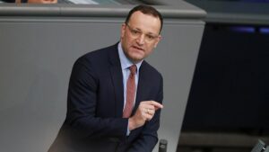 Spahn besorgt wegen möglicher Covestro-Übernahme