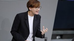 Stark-Watzinger besorgt um Freiheit von Wissenschaft und Forschung