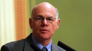 Ex-Bundestagspräsident Lammert für soziales Pflichtjahr
