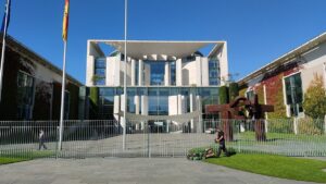 Linke verlangt Ostdeutschland-Gipfel im Kanzleramt
