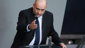 Nouripour und Djir-Sarai für internationale Maßnahmen gegen Teheran