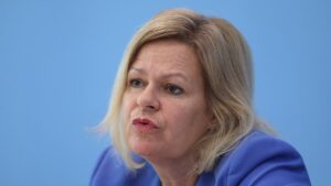 Faeser will gesellschaftlichen Schulterschluss gegen Antisemitismus