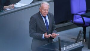 Trittin fordert Pro-Israel-Positionierung von Verlagen