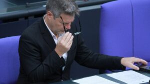 Habeck hat noch keine Lösung für fehlende 60 Milliarden