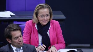 Beatrix von Storch kassiert zwei Ordnungsrufe und ein Ordnungsgeld