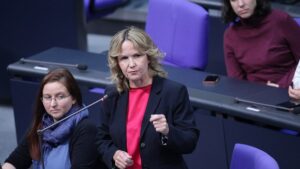 Bundestag beschließt Lemkes Klimaanpassungsgesetz