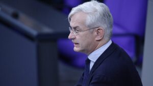 Middelberg hält Sperrung von Haushaltsposten für "unumgänglich"