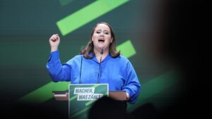 Lang verteidigt Asylkurs der Grünen