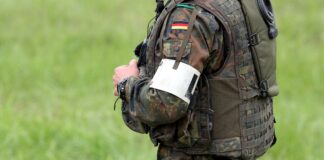 Politiker zeigen sich alarmiert über Vorfälle bei Fallschirmjägern