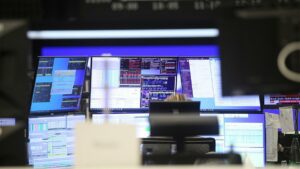 Dax startet nach kräftigen Verlusten im Plus