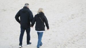 Immer weniger Erwachsene leben als Paar zusammen