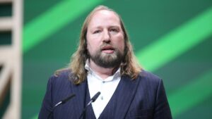 Hofreiter bezeichnet Merz als "neoliberalen Hippie"