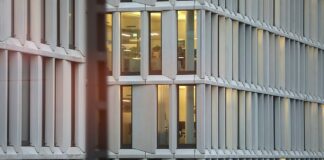 Viele junge Erwerbstätige für ihren Job überqualifiziert