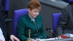 Bundestagsvizepräsidentin Pau will "Aufgabe erfüllen"