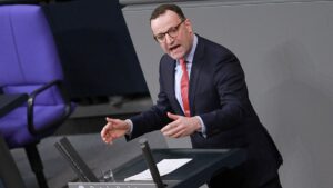 Spahn kritisiert Verschiebung von Asylverschärfungen