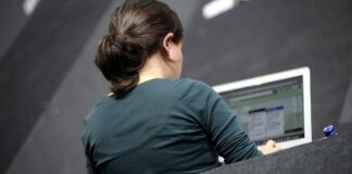 EU-Kommissarin kündigt harten Kurs gegenüber Tech-Konzernen an