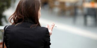 Warken offen für höhere Tabaksteuer und mehr Prävention