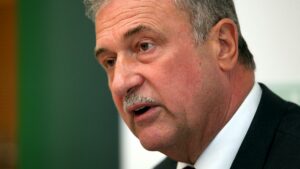 Weselsky greift Bahn scharf an