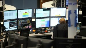 Dax kämpft sich in Plus – Experten rechnen mit Volatilität