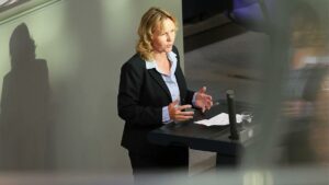 Umweltministerin Lemke wirbt für Tierwohlabgabe