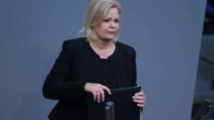 Faeser reist nach Südamerika – Drogenkriminalität im Fokus