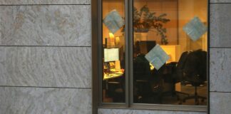 Analyse: Arbeitsbelastung im Dienstleistungssektor bleibt hoch