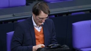 Lauterbach will trotz Praxis-Reformen Kassenbeiträge stabil halten