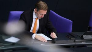 Lindner will Haushaltsloch auch mit Geld aus Asylrücklage stopfen