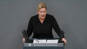 Faeser fordert EU zu Durchgreifen gegen Musks Plattform X auf