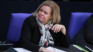 Faeser will Finanzen rechtsextremer Netzwerke ausleuchten