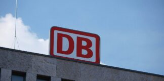 Klingbeil kritisiert Deutsche Bahn für Kauf chinesischer E-Busse