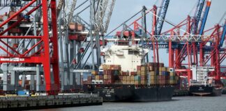 Teuerung der Großhandelspreise schwächt sich im Oktober leicht ab