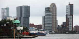 Hafen Rotterdam stellt sich auf gesunkene Umschlagmenge 2025 ein