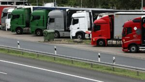 Ausschreibung für Lkw-Schnellladenetz soll im September starten