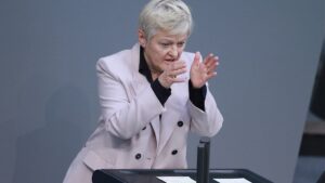 Blockaden: Künast fordert Bauernverbände zum Handeln auf
