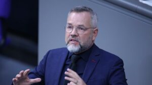 Roth wirbt nach Kühnert-Rücktritt für "Kultur der Nachsicht"