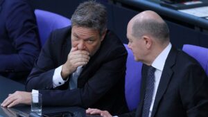 Habeck hat bei vertraulichen Gesprächen Sorge vor Lippenlesen