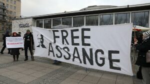 Julian Assange darf vorerst nicht an USA ausgeliefert werden