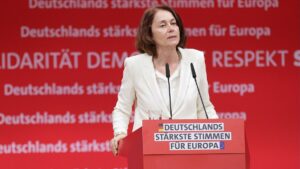 Barley fordert von der Leyen zu Abgrenzung nach rechts auf