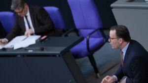Spahn: Bei CCS muss Habeck grüne Technologie-Skepsis ignorieren