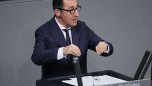 Özdemir verteidigt neues Tierschutzgesetz