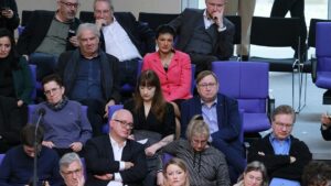 Linken-Gruppe klagt in Karlsruhe gegen beschränktes Fragerecht